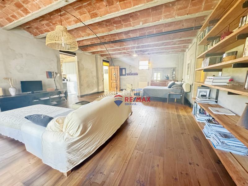 Foto 9d4f39e5-a8ba-4999-b158-2dc0a41782b5. Edifici a Girona - calle pujada de la torrassa a Girona