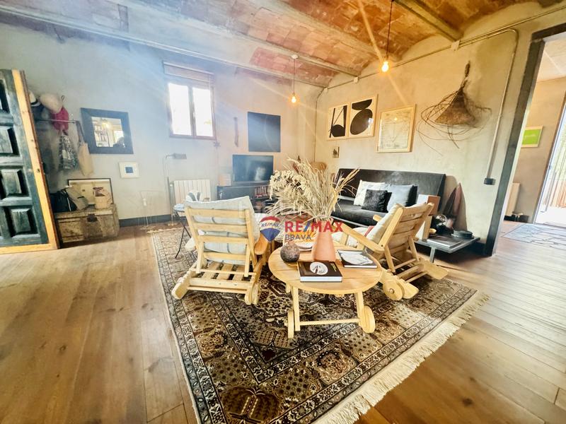 Foto 9e1dcd9a-0864-471f-8e02-f0138cc33da5. Edifici a Girona - calle pujada de la torrassa a Girona