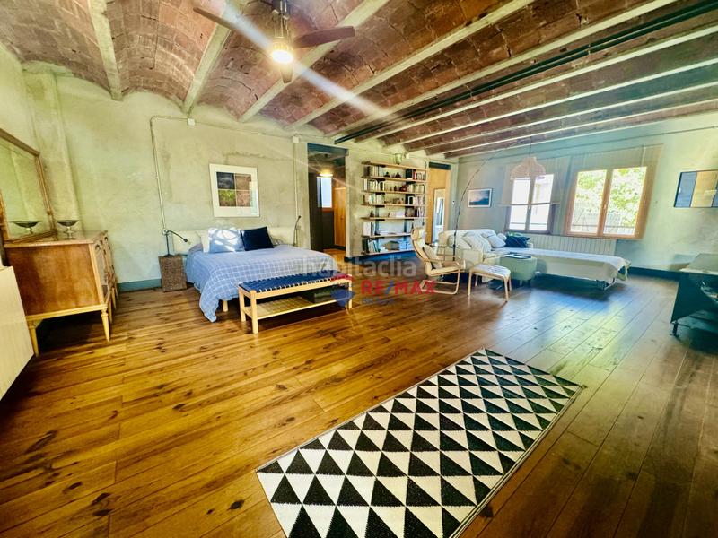 Foto aa085f2c-b97c-441c-b081-51cdd703994e. Edifici a Girona - calle pujada de la torrassa a Girona