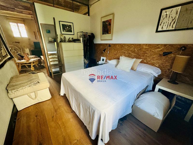 Foto ba7f7fa5-620b-467f-bca1-739b88b3a2a6. Edifici a Girona - calle pujada de la torrassa a Girona