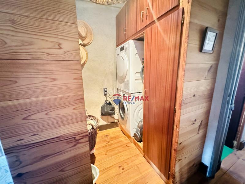 Foto c00c4910-b957-486f-90ad-99b08fc73fef. Edifici a Girona - calle pujada de la torrassa a Girona