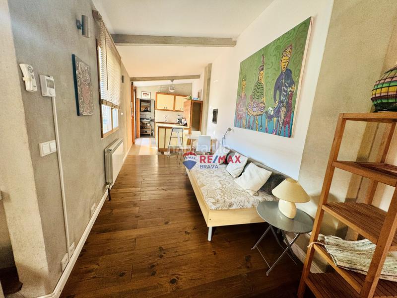 Foto cc57a1ba-9081-4adf-9fef-f38d9a2266f4. Edifici a Girona - calle pujada de la torrassa a Girona