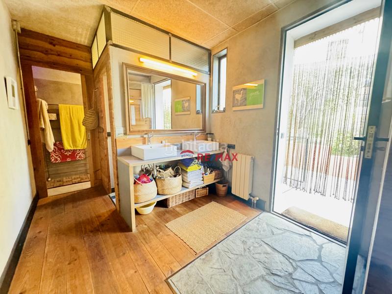 Foto d5e66db6-fd17-41ba-ae6a-6a5b53424ee4. Edifici a Girona - calle pujada de la torrassa a Girona