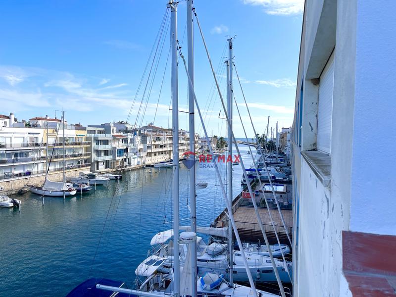 Foto 4bd8a3c3-7901-4f6e-be12-c2c06ba0913b. Casa adossada a Empuriabrava - sc cavall de mar 24 a Empuriabrava