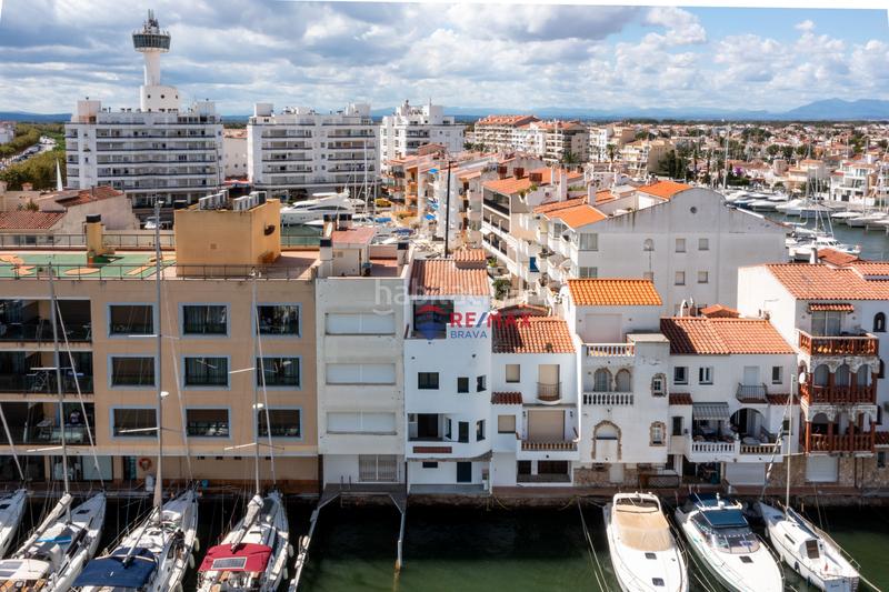 Foto e024fe5b-7ba0-466a-9f4b-98a4265fecf8. Casa adossada a Empuriabrava - sc cavall de mar 24 a Empuriabrava