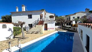 Casa a Escala l - calle corral d en romi. Casa dividida en dos viviendas con piscina y garajes, y licencia