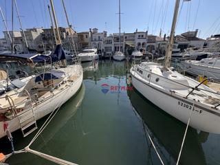 Terreny residencial a Empuriabrava - sc port moxo 66. Amarre de 11 metros con garaje y trastero en port moxo, empuriab