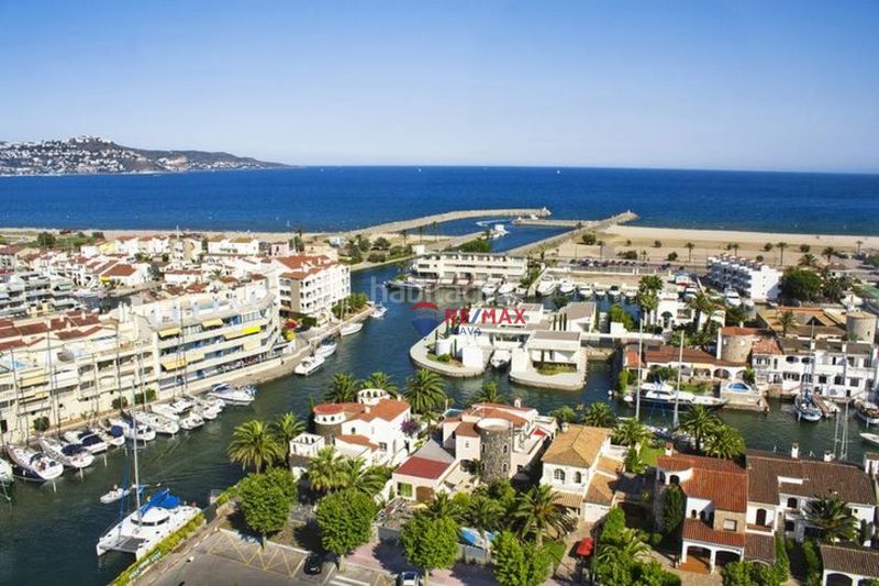 Foto 1bd45918-86ca-45a3-884c-3c00881c2dfc. Casa adossada a Puigmal - Mas Nou Empuriabrava