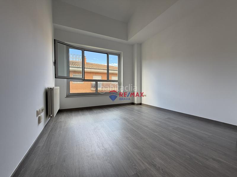 Foto 3dcd3f86-a10c-4445-9b0d-eb1922343798. Piso sol, ciudad y espacio te espera en Sant Narcis Girona