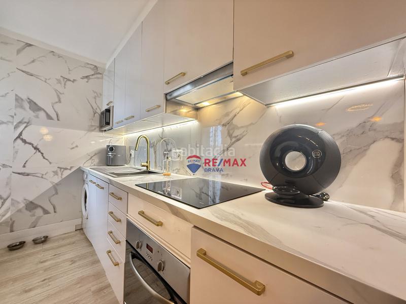 Foto a902a601-7e6d-4ef8-944a-2f51b1458e23. Attique avec chauffage parking dans Centre Figueres