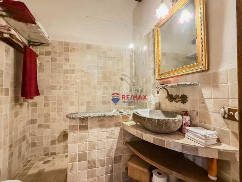 Foto 0eb1fb95-464a-4f82-9b1c-b0c466c710e2. Casa adossada a cl del pont 13 a Castelló d´Empúries