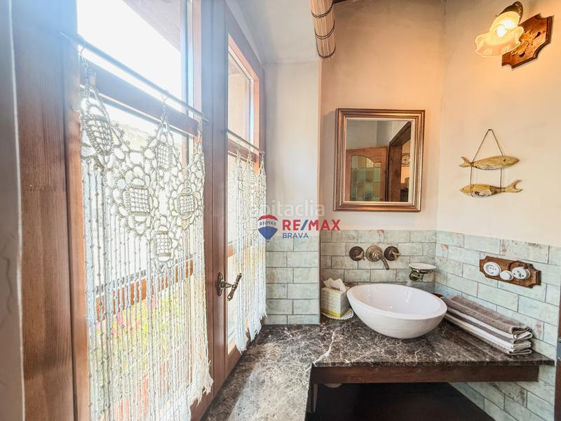 Foto 10847f67-b52f-4347-9bcf-b9a4948af8e1. Casa adossada a cl del pont 13 a Castelló d´Empúries