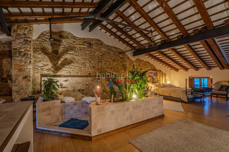 Foto 27229835-ee08-4ca7-9147-8a5b8db7b2a2. Casa adossada a cl del pont 13 a Castelló d´Empúries