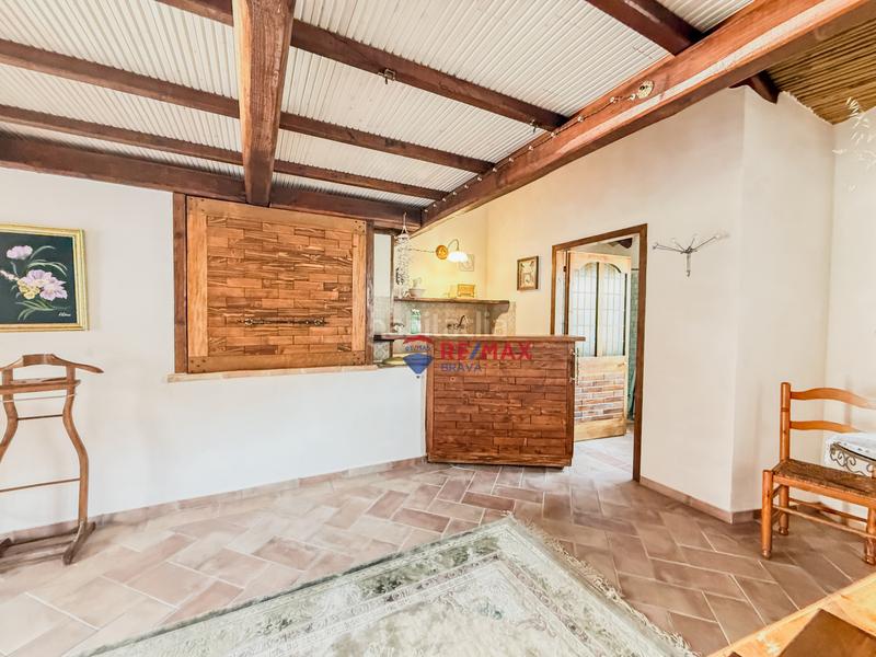 Foto 607d5f12-f106-4592-80bb-e7a8e5634a77. Casa adossada a cl del pont 13 a Castelló d´Empúries