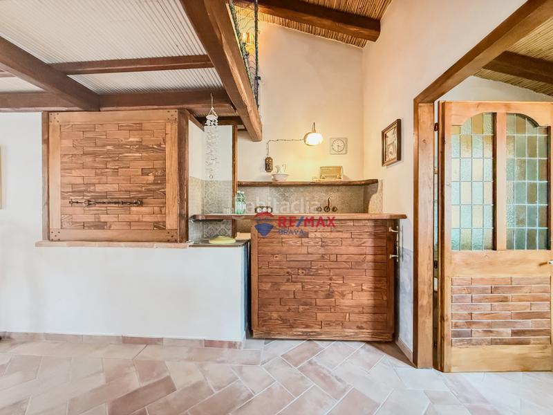 Foto a119b06f-787e-445f-abfa-12557b0b29af. Casa adossada a cl del pont 13 a Castelló d´Empúries