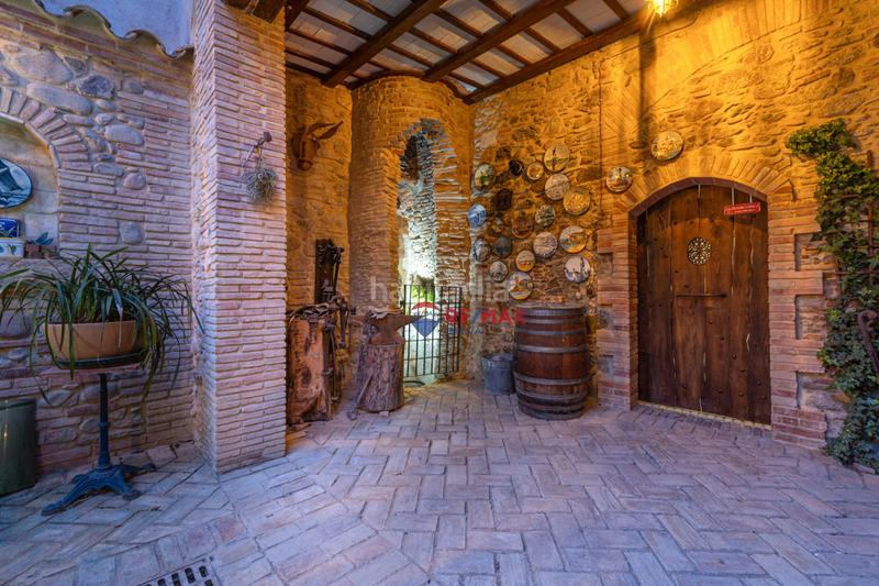 Foto c0e05bd9-fdb8-4f34-983d-b10bf21bd574. Casa adossada a cl del pont 13 a Castelló d´Empúries