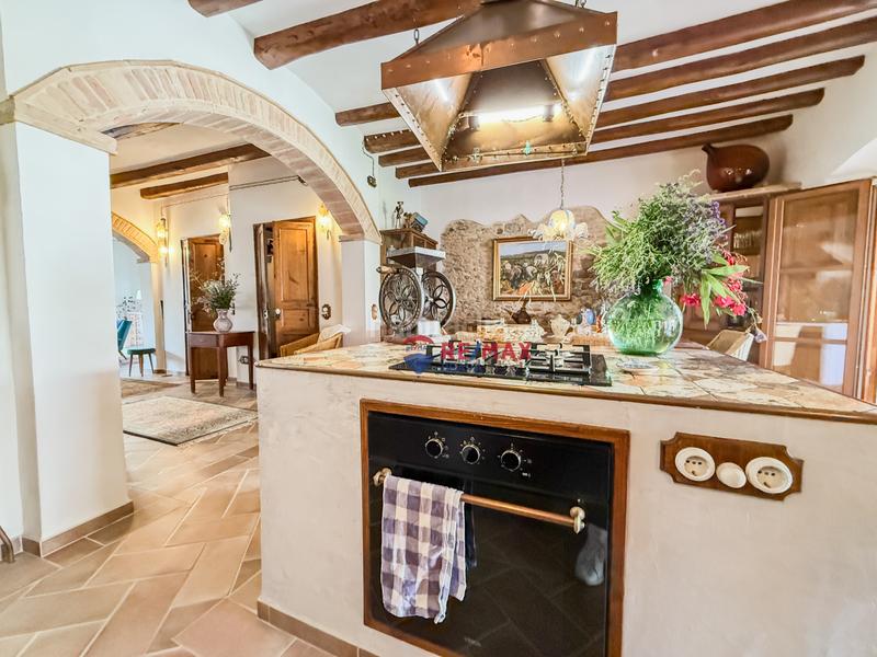 Foto fc23e7b5-4789-4e3e-b7aa-1fc5198ed8c7. Casa adossada a cl del pont 13 a Castelló d´Empúries