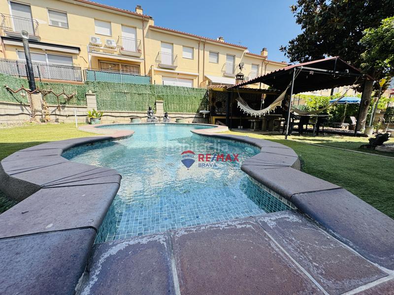 Foto 05bc407d-1ce0-4150-9061-2305af9f8798. Casa pareada  en venta girona amplia, con jardín, piscina y garaje privado en Amer