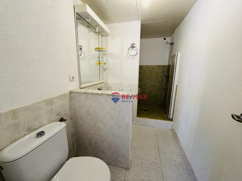 Foto 082c2860-de8e-4d1e-886d-450e89f7a047. Casa pareada  en venta girona amplia, con jardín, piscina y garaje privado en Amer