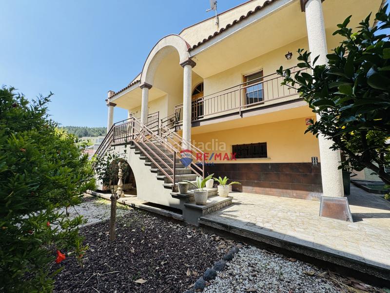 Foto 269cdd80-669a-48f7-9597-b7e48836c995. Casa pareada  en venta girona amplia, con jardín, piscina y garaje privado en Amer