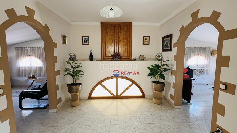 Foto 2d8d5127-bb1d-4248-ac4e-f8d894929b5f. Casa pareada  en venta girona amplia, con jardín, piscina y garaje privado en Amer