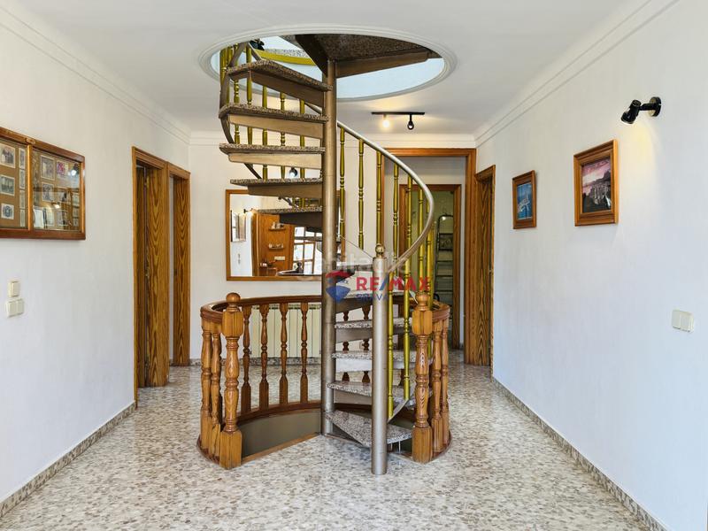 Foto 31572199-192b-4626-9621-698940cc2e19. Casa pareada  en venta girona amplia, con jardín, piscina y garaje privado en Amer