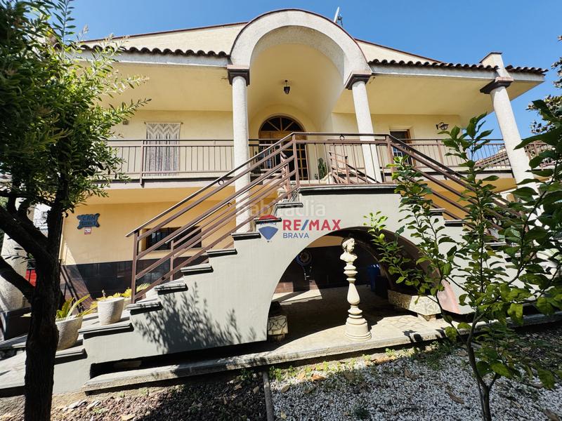 Foto 360255fa-5bf4-4bfa-9865-e9a392869bcd. Casa pareada  en venta girona amplia, con jardín, piscina y garaje privado en Amer
