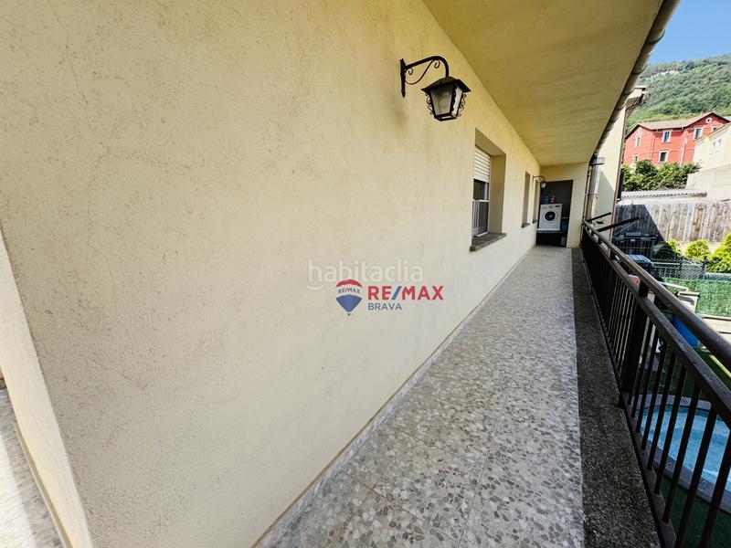 Foto 4a5eb091-39d0-4d8c-a5cf-49b02d92849d. Casa pareada  en venta girona amplia, con jardín, piscina y garaje privado en Amer