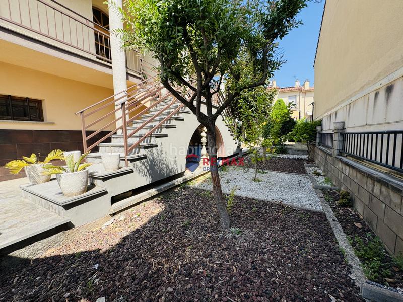 Foto 68c4c5c7-47fe-4585-97fc-2f46ee900515. Casa pareada  en venta girona amplia, con jardín, piscina y garaje privado en Amer