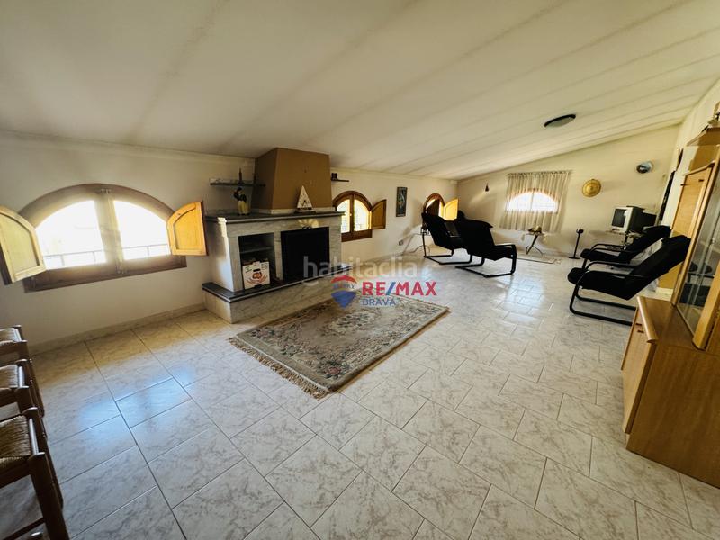 Foto 6cab32c9-829a-4027-865b-45bce74e1d1c. Casa pareada  en venta girona amplia, con jardín, piscina y garaje privado en Amer