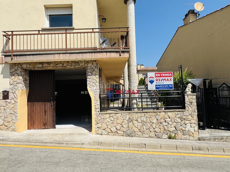 Foto 6e4a79b8-6bc1-44c9-ac6c-5603fc69e9ad. Casa pareada  en venta girona amplia, con jardín, piscina y garaje privado en Amer