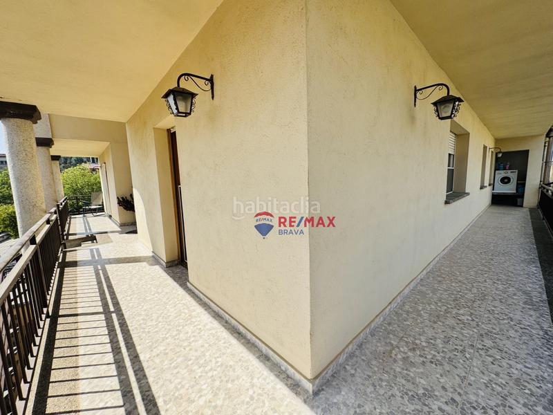 Foto 70a04160-78c4-4f9c-9b15-fb29dad562aa. Casa pareada  en venta girona amplia, con jardín, piscina y garaje privado en Amer