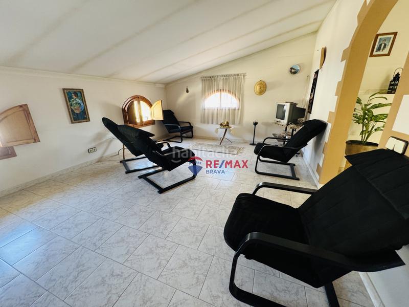 Foto 866895f4-0077-4529-909e-45171ffd5eb0. Casa pareada  en venta girona amplia, con jardín, piscina y garaje privado en Amer
