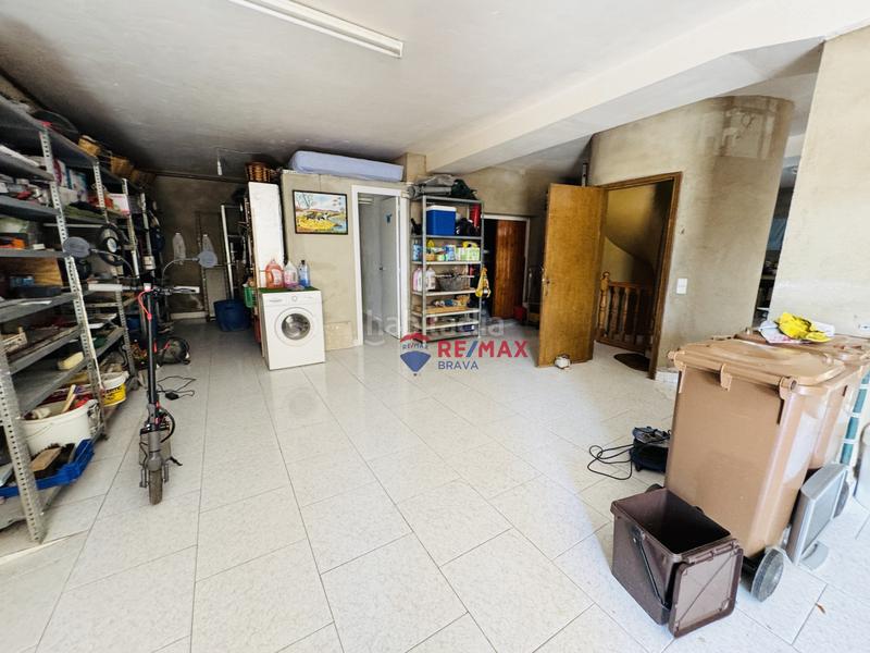 Foto a9f951a3-547e-4203-b910-91feec62a574. Casa pareada  en venta girona amplia, con jardín, piscina y garaje privado en Amer