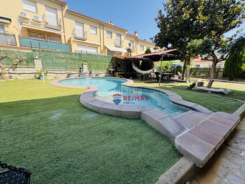 Foto b86ed484-3581-4839-933c-ca626b6037a1. Casa pareada  en venta girona amplia, con jardín, piscina y garaje privado en Amer