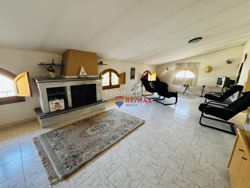 Foto dda11170-3a9b-41cd-8b2f-17c45fcafdce. Casa pareada  en venta girona amplia, con jardín, piscina y garaje privado en Amer