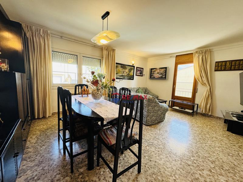 Foto eff2763e-0432-4520-b6a5-72d3f4d22608. Casa pareada  en venta girona amplia, con jardín, piscina y garaje privado en Amer