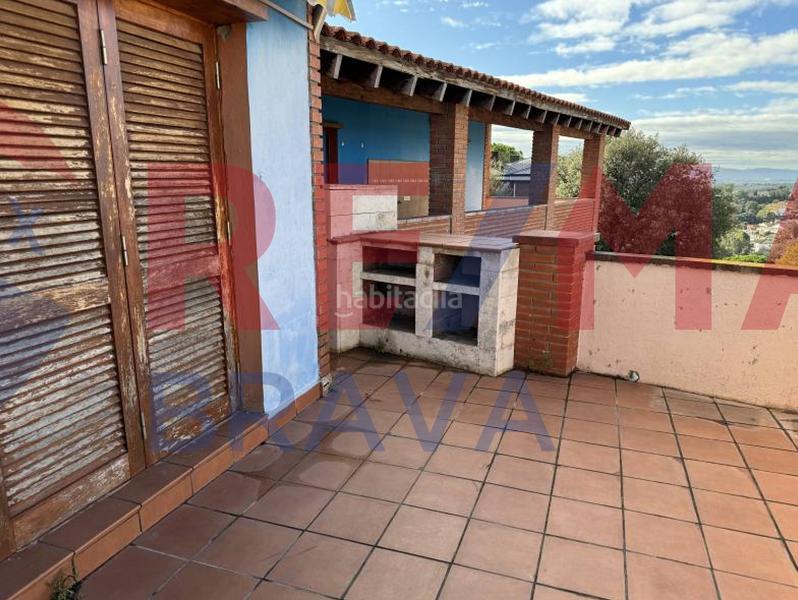 Foto f7a33e4a-a82f-433d-96f0-3e941dc75362. Maison jumelée avec chauffage parking dans Lliçà de Vall