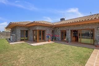 Casa a Castelló d` empúries - cl sant joan dels erms 11. Una casa de piedra única para vivir con calma.