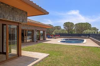 Maison à Castelló d` empúries - cl sant joan dels erms 11. Una casa de piedra única para vivir con calma.