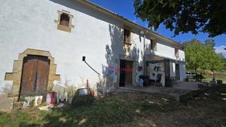 Casa en Brunyola - diseminat cal ros 0. Buscas un negocio rentable y con terreno en propiedad? esta finc