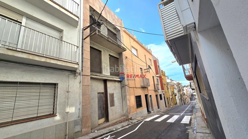 Foto 16f10b8d-f1a0-4b37-b0e4-4609908147d2. Casa adosada en Blanes - cl raval 114 edificio único con construcción moderna y vistas al mar desde la azotea en el centro en Blanes