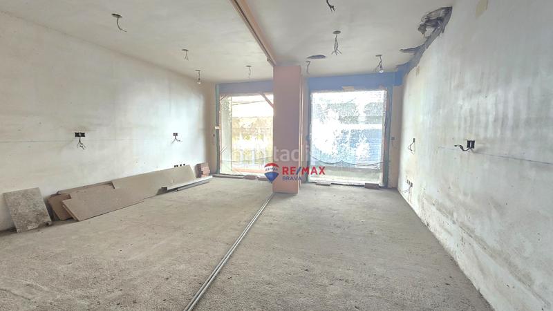Foto 5268a81d-fbe8-4251-9b0f-e812cb6a8f12. Casa adosada en Blanes - cl raval 114 edificio único con construcción moderna y vistas al mar desde la azotea en el centro en Blanes