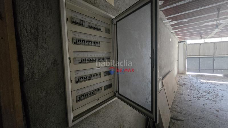 Foto 9a688df0-17b6-43a3-8888-3858f9c92a38. Casa adosada en Blanes - cl raval 114 edificio único con construcción moderna y vistas al mar desde la azotea en el centro en Blanes