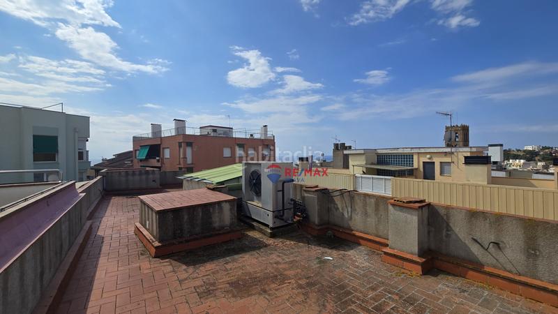 Foto bb9fa9bf-5268-4e98-987e-07ef087927ca. Casa adosada en Blanes - cl raval 114 edificio único con construcción moderna y vistas al mar desde la azotea en el centro en Blanes