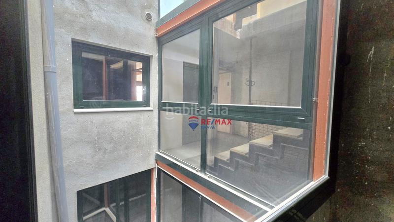Foto bd329d17-2d58-4623-afd1-b180e400a3cf. Casa adosada en Blanes - cl raval 114 edificio único con construcción moderna y vistas al mar desde la azotea en el centro en Blanes