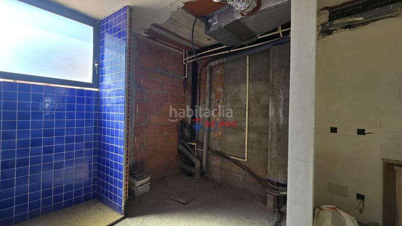 Foto ec71543c-8e20-40ec-b74a-7ad1bac01168. Casa adosada en Blanes - cl raval 114 edificio único con construcción moderna y vistas al mar desde la azotea en el centro en Blanes