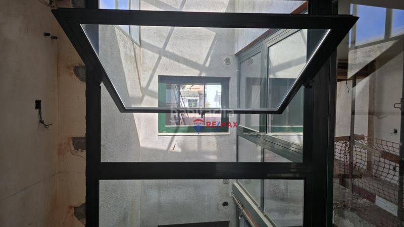 Foto f7382d38-28cb-4dfc-802d-aeaf516c34a6. Casa adosada en Blanes - cl raval 114 edificio único con construcción moderna y vistas al mar desde la azotea en el centro en Blanes