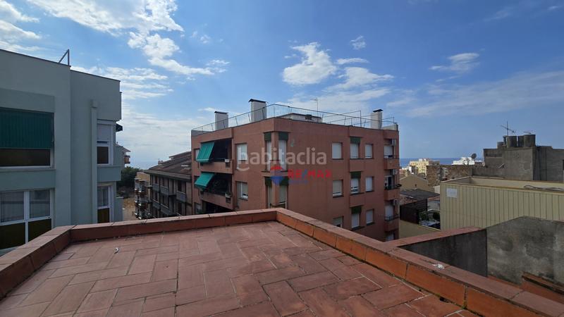 Foto f876063d-ad58-4c45-bb80-05b9c68f7fd5. Casa adosada en Blanes - cl raval 114 edificio único con construcción moderna y vistas al mar desde la azotea en el centro en Blanes