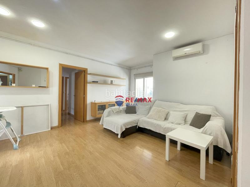 Foto 5da1d3b2-7cc3-4379-9a08-3a4cf19b2e03. Casa adossada a La Vila Llançà